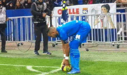 2025年至今全球最畅销的足球球衣：亚马尔居首，梅西第二（2025年迄今全球足球球衣销量榜：亚马尔称冠，梅西位列第二）