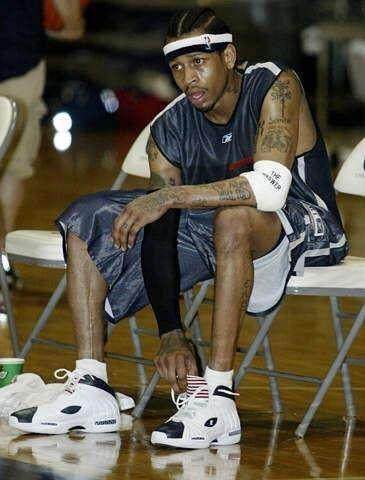 半场：拜仁2-2弗赖堡，卡尔、奥利塞分别传射，铃木唯人进球（半场战报：拜仁2-2弗赖堡，卡尔与奥利塞各传一射，铃木唯人破门）