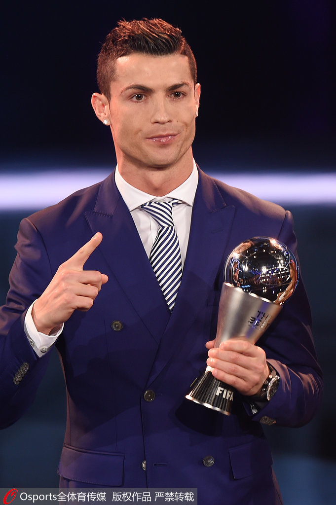 湖人斯马特谈伤势：就是背部痉挛，属于多年积劳造成的损耗