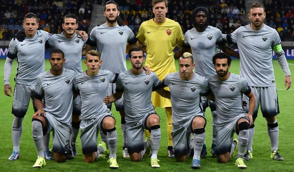 弗兰克：中国非常自由和安全，商品非常便宜，菜味道出奇地好（弗兰克称中国自由安全、物价实惠，菜肴出奇美味）