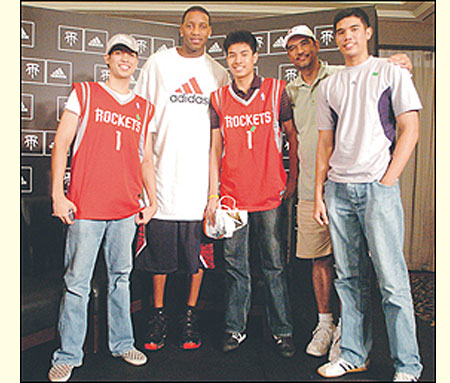 RMC：英超豪门和皇马巴萨都在关注马赛中锋罗比尼奥-瓦斯（RMC：马赛中锋罗比尼奥-瓦斯获英超豪门及皇马、巴萨关注）