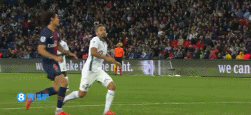 球星无解远射，全网循环播放