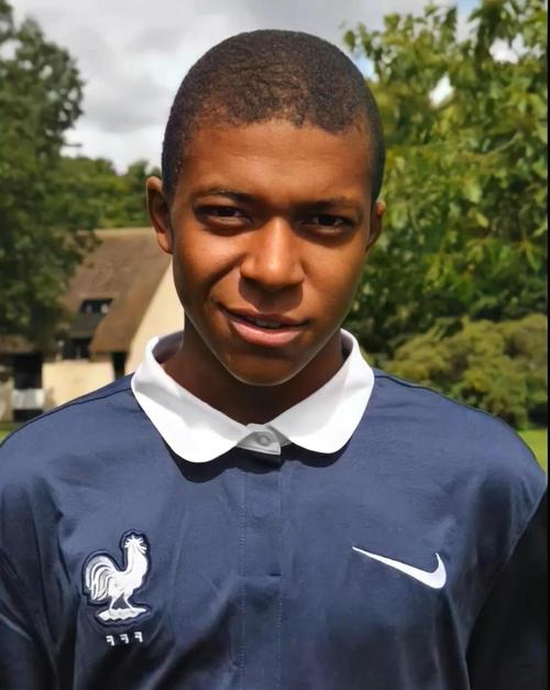 阿莱格里：明天肯定有人需要恢复，但替补的球员必须提供帮助（阿莱格里：明天有人需要休整，替补必须站出来贡献力量）