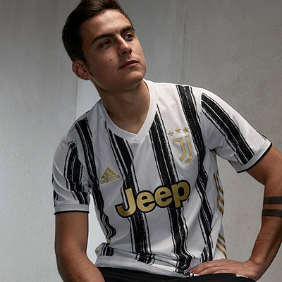 支持儿子，弗格森去看了其儿子达伦执教的彼得堡联的比赛（弗格森现身彼得堡联赛场，力挺执教的儿子达伦）