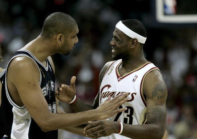 广东男篮防守稳固力克上海（广东男篮凭坚实防守击败上海队）