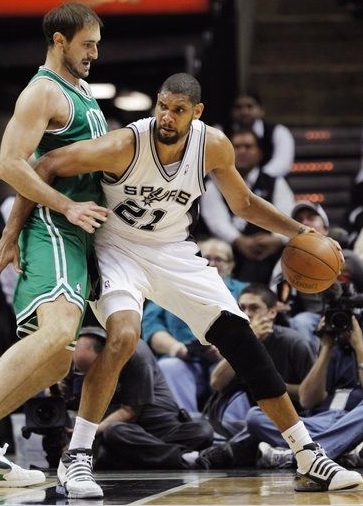 欧冠最新积分榜：拜仁取胜升至第2，利物浦第8，巴萨第14（欧冠积分榜新况：拜仁胜后跃居次席，利物浦第八，巴萨暂列第十四）